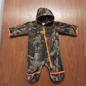 Columbia camo bunting suit size 3-6 months